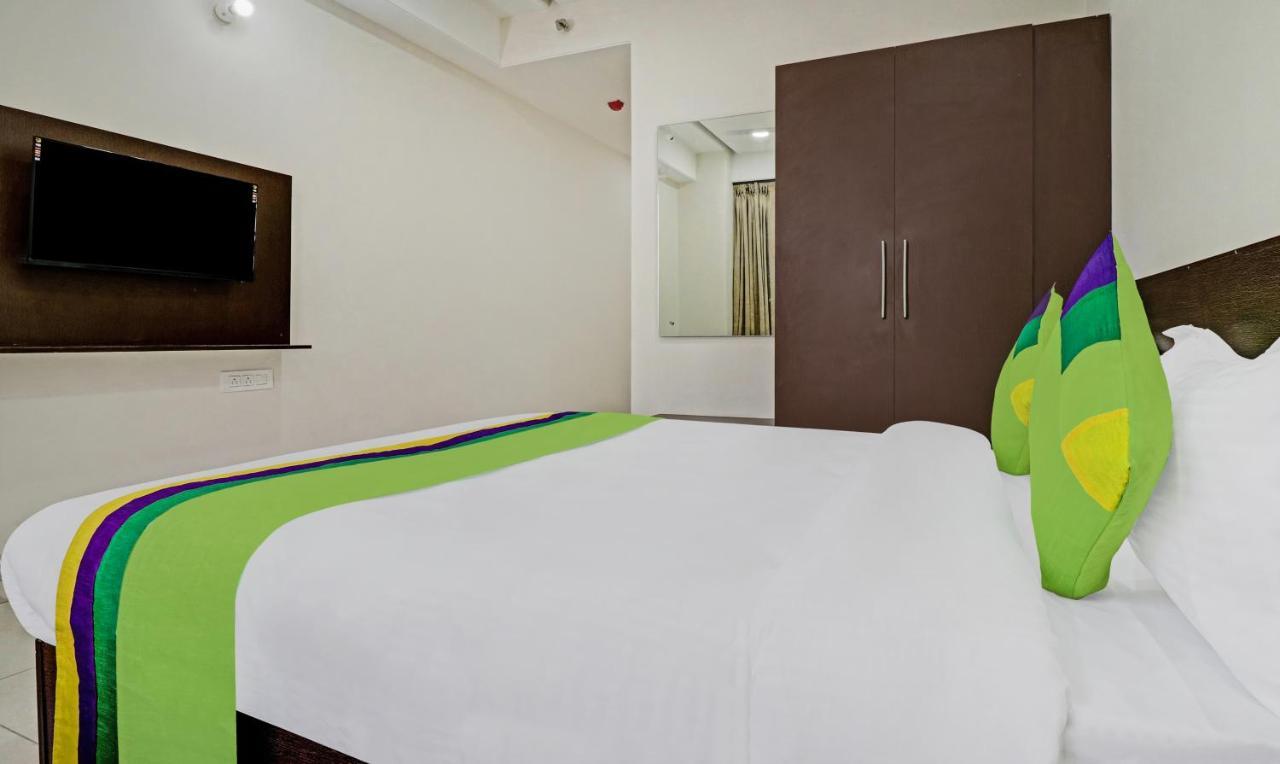מלון Mohali Treebo Kamron Regency Sector 80 מראה חיצוני תמונה