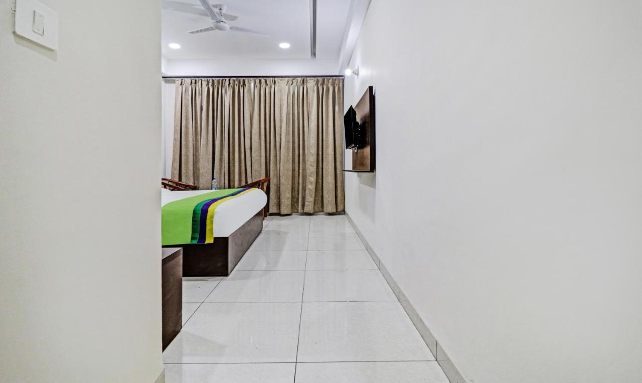 מלון Mohali Treebo Kamron Regency Sector 80 מראה חיצוני תמונה